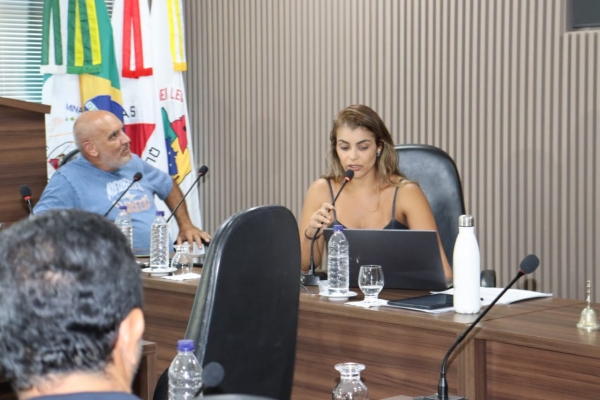 Controladora apresenta em audiência pública receitas e despesas do município até o segundo quadrimestre