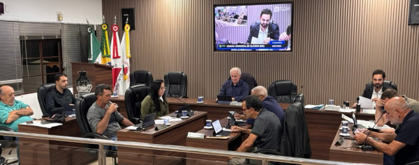 Câmara cobra dados sobre ponto de servidores e contratos da Prefeitura de Cláudio