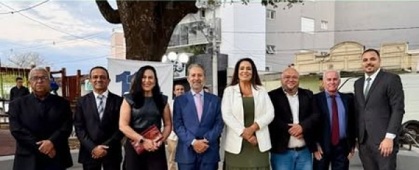 Vereadores participam de ato cívico durante comemorações dos 114 Anos de Cláudio/MG