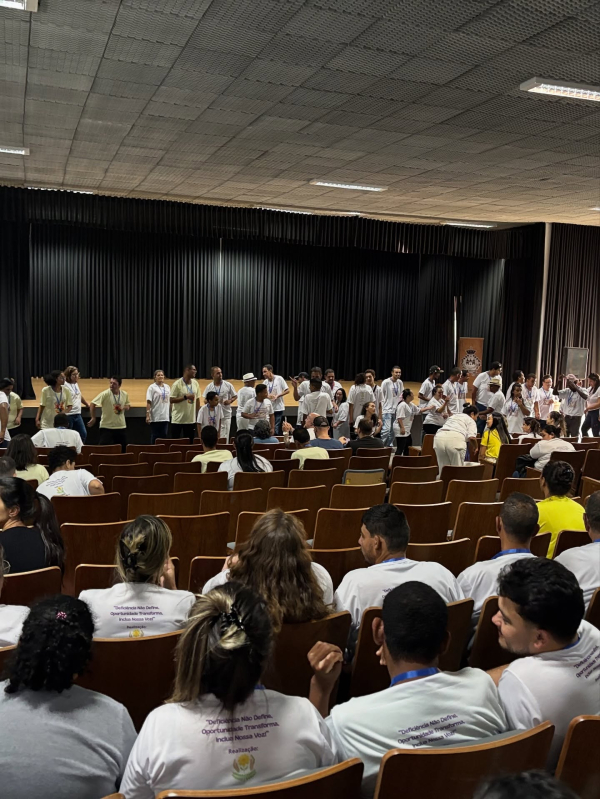 Câmara participa de Festival “Nossa Arte” promovido pela APAE em Cláudio