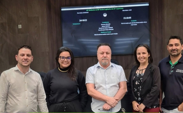 Servidores vão até a câmara de Divinópolis conhecer mais detalhes do funcionamento do sistema Interlegis, do Senado Federal