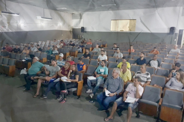 Presidente da Câmara marca presença em evento de qualificação no Centro Cultural